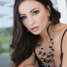 Alyssia Kent in 'Irresistible feet'