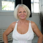 Anett in 'Granny's Delight'