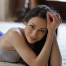 Arwen Gold in 'All Natural'