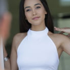 Ginebra Bellucci in 'Morning In White'