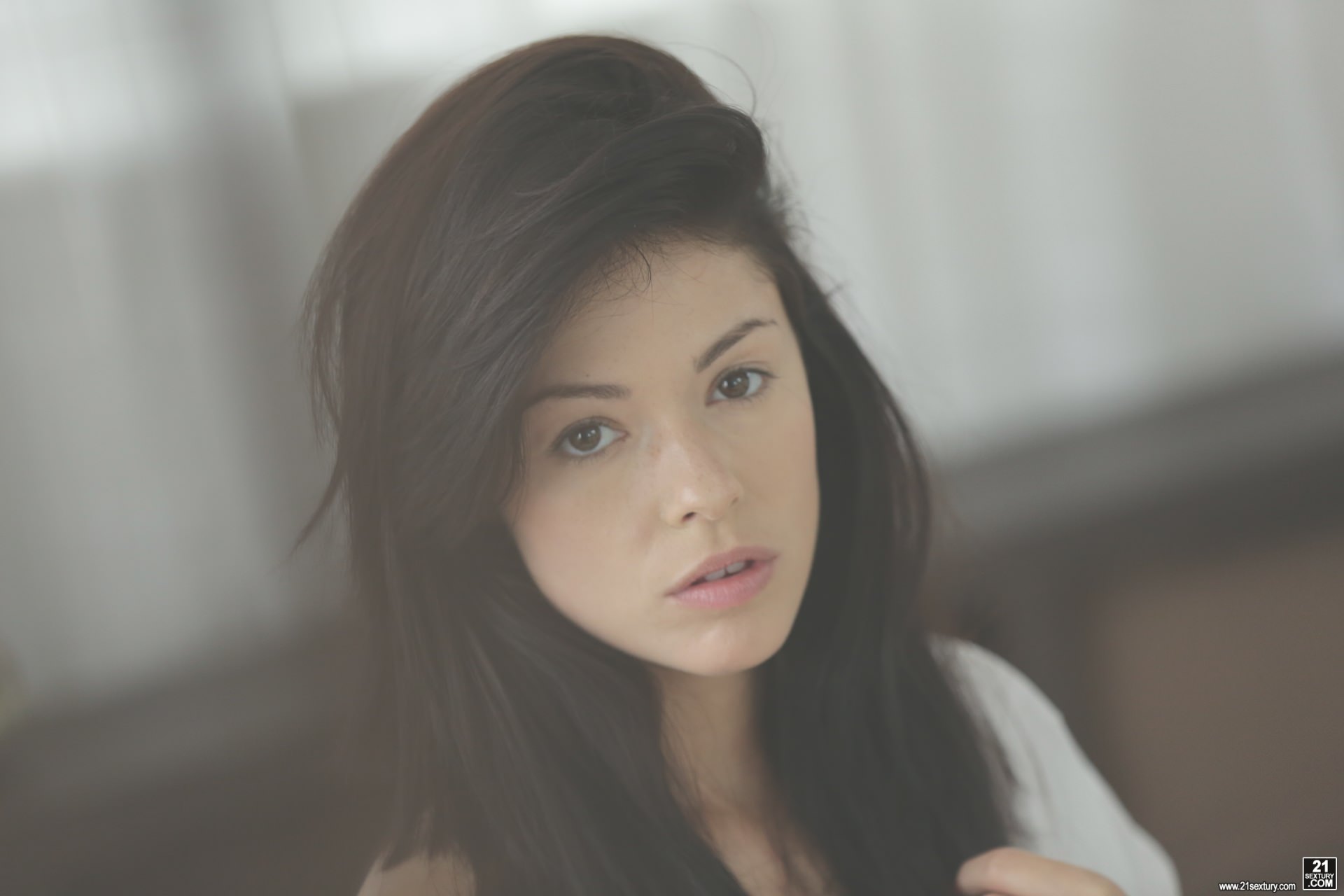 Cum-covered Ava Dalush