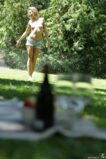 Cherry Kiss - Ass Pounding Outdoor Picnic | Picture (27)