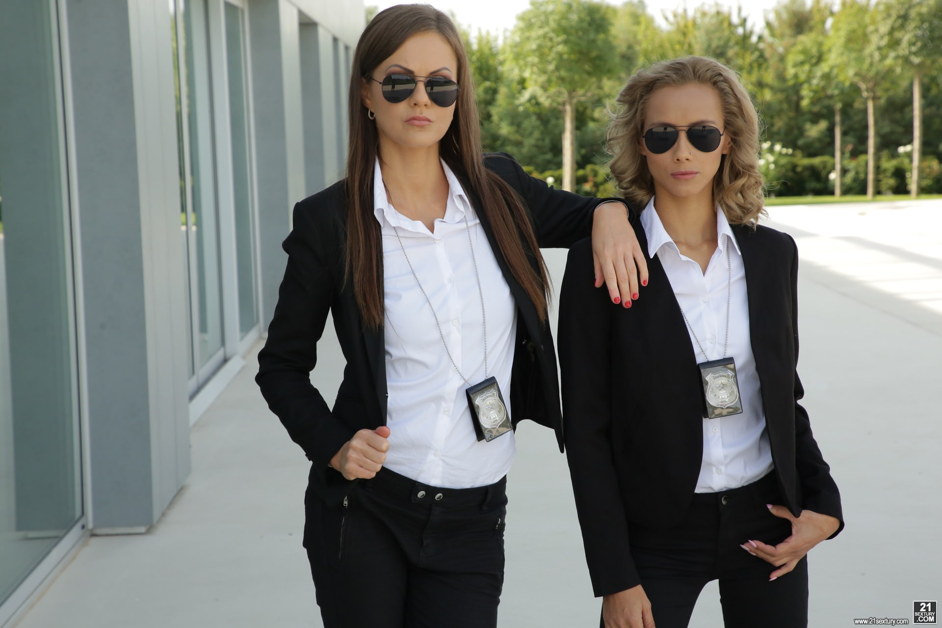 Agentes en misión anal
